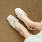 Caroline | The Elegant Flat That Feels as Good as It Looks